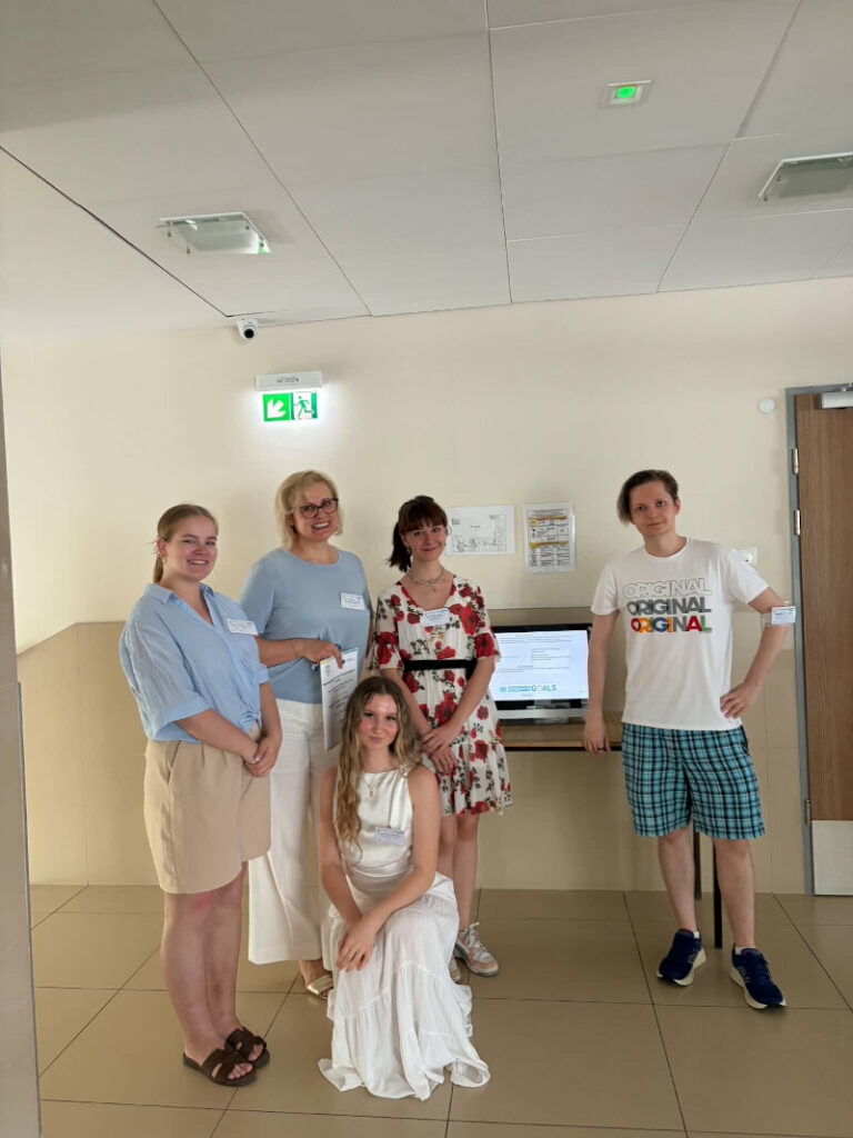 Ja_i_studenci_korytarz