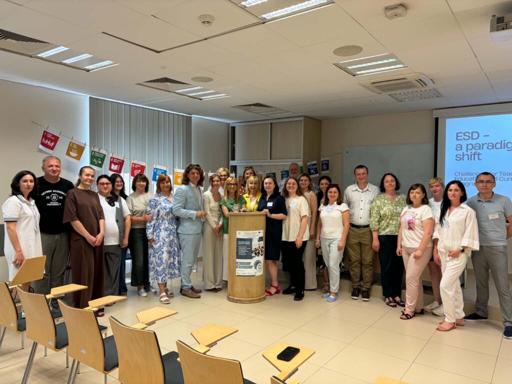 Photo 1. Group photo of the participants on the first day of the Study Visit Photo 1. Group photo of the participants on the first day of the Study Visit
